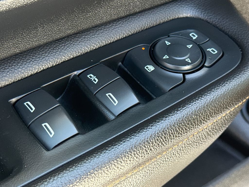 Used 2021 GMC Terrain SLE w/ Driver Convenience Package FWD image 18