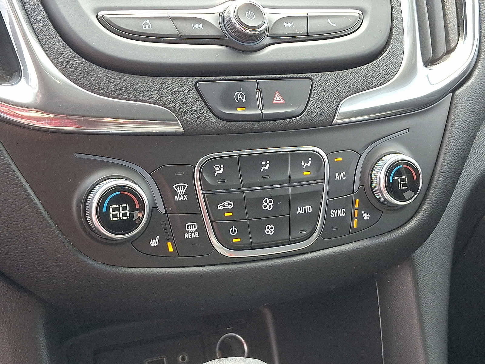 Used 2023 Chevrolet Equinox LT image 16