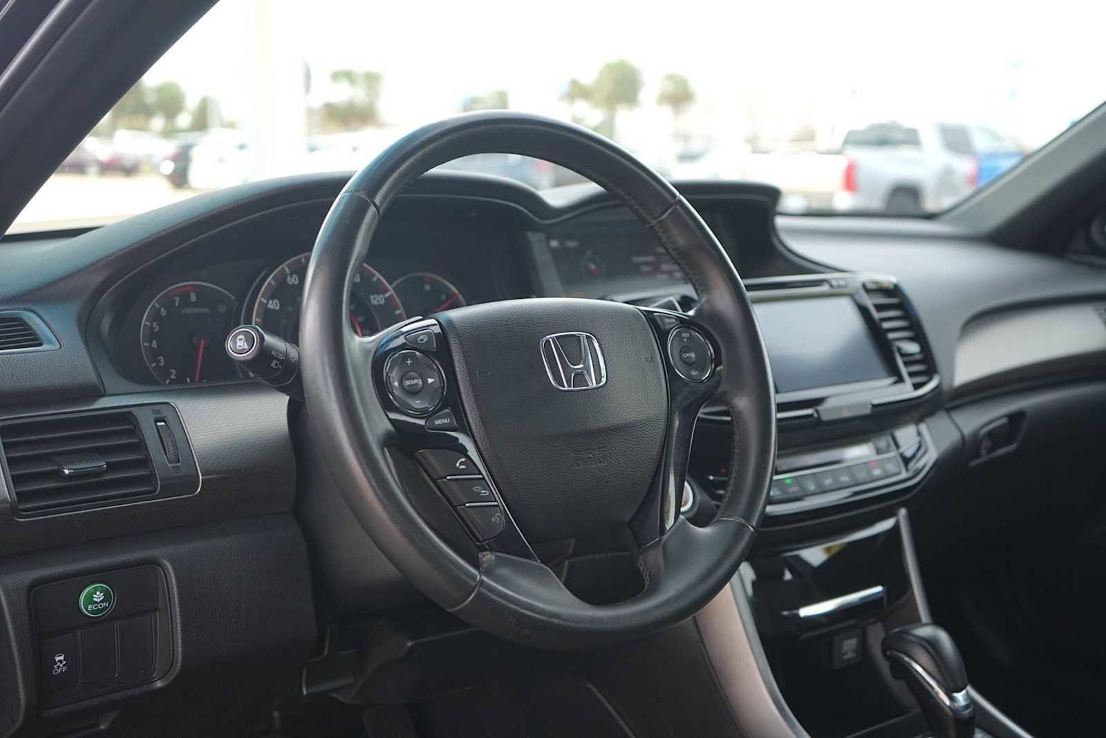 Used 2017 Honda Accord EX-L image 2