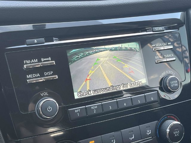 Used 2017 Nissan Rogue S FWD image 29