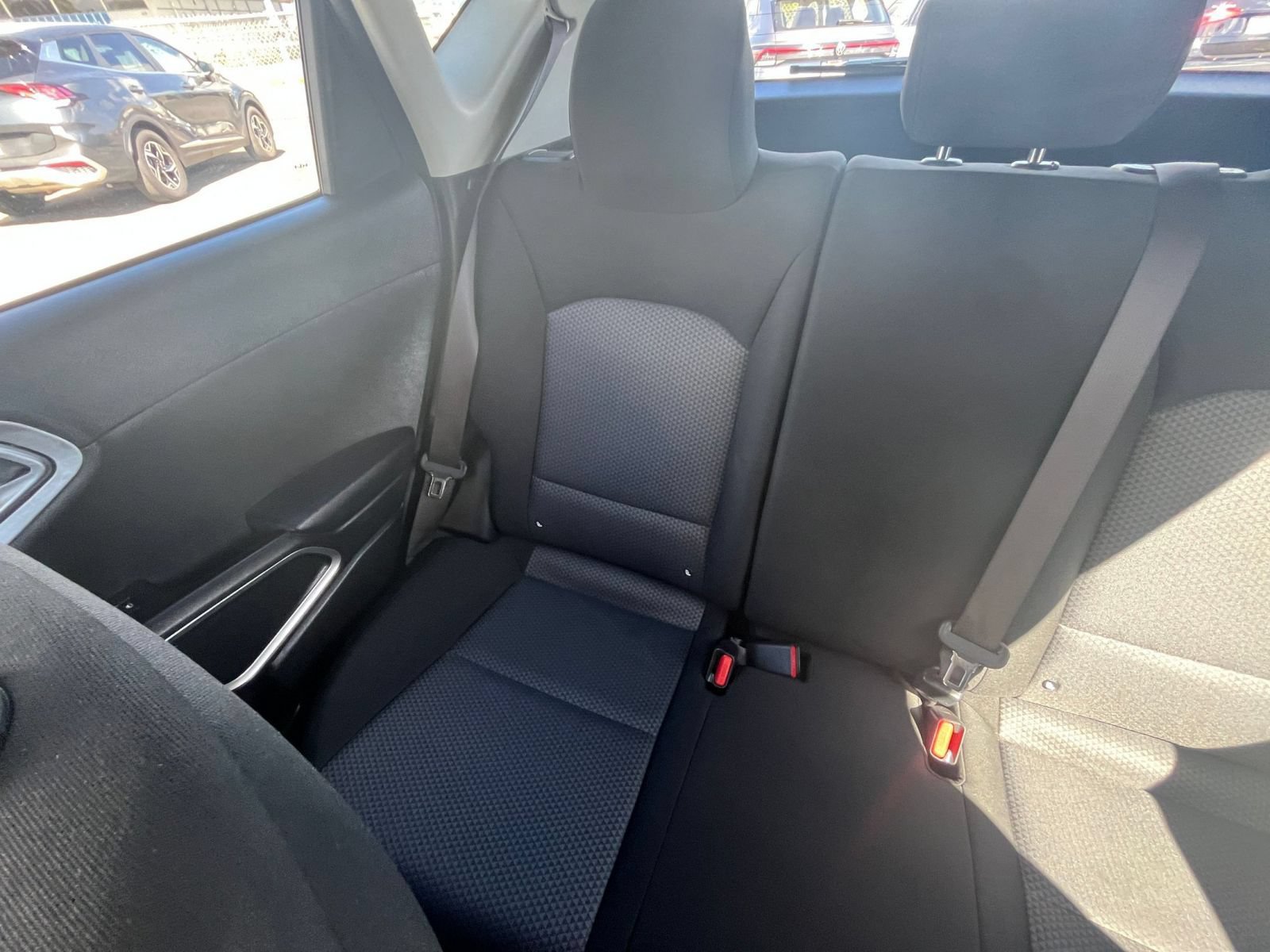 Used 2025 Kia Soul LX w/ LX Technology Package FWD image 36