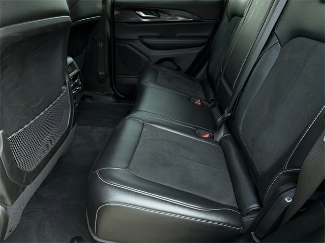 Used 2023 Jeep Grand Cherokee Altitude image 19