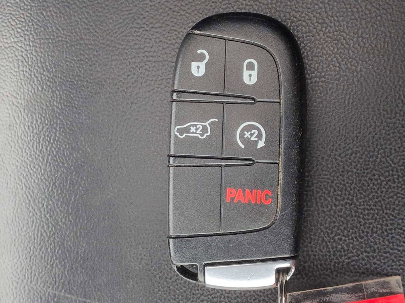 Used 2018 Jeep Grand Cherokee Limited image 32