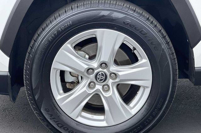 Used 2021 Toyota RAV4 XLE FWD image 36