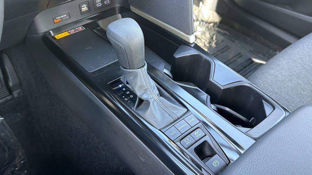 Certified 2025 Toyota Camry LE image 31