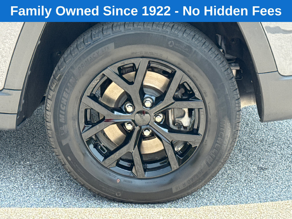 Used 2025 Jeep Grand Cherokee L Laredo AWD/4WD image 20