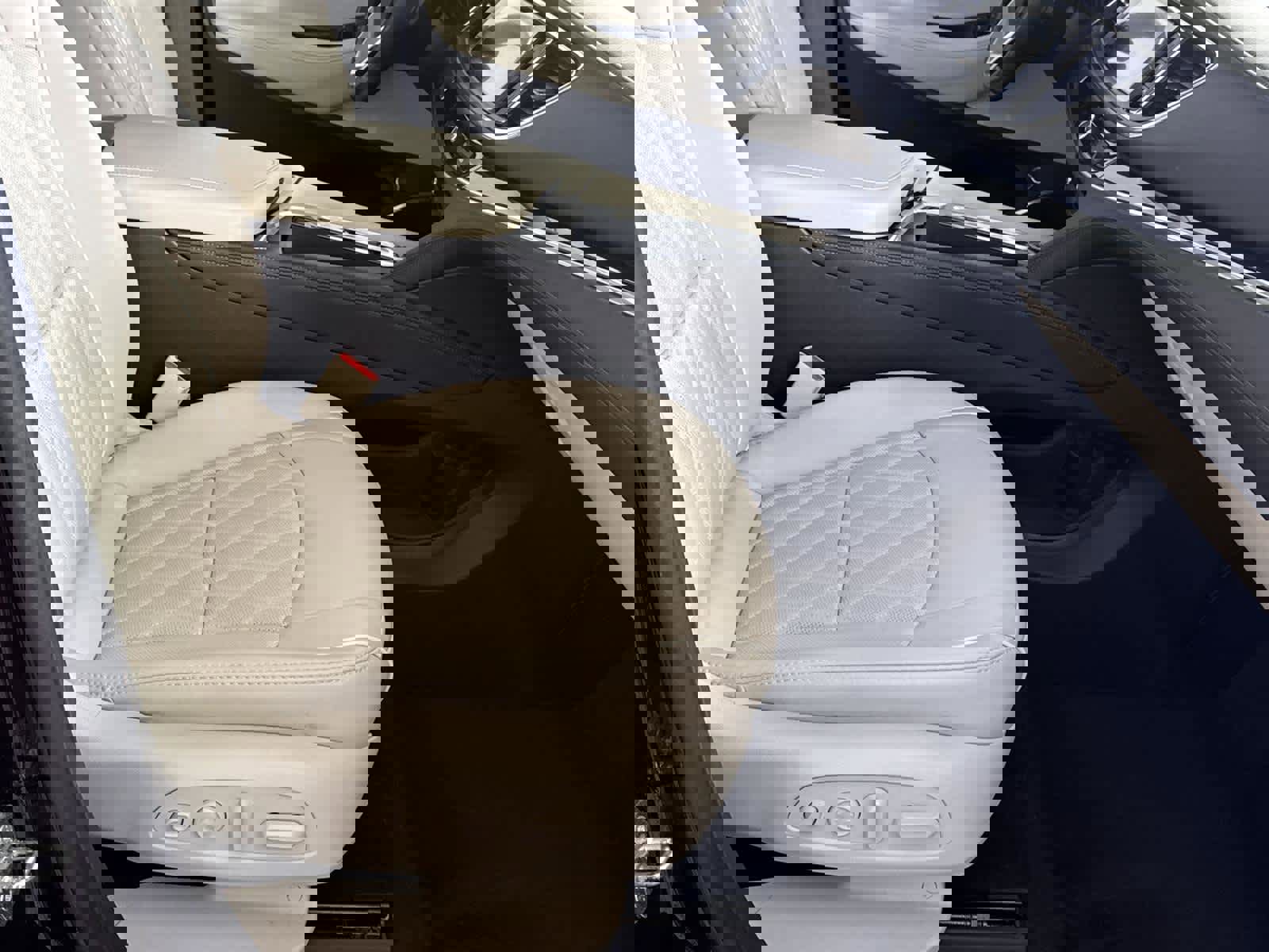 Used 2022 Buick Enclave Avenir w/ Avenir Technology Package image 16