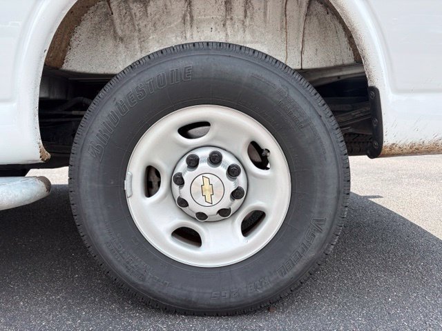 Used 2025 Chevrolet Express 2500 w/ Driver Convenience Package RWD image 19