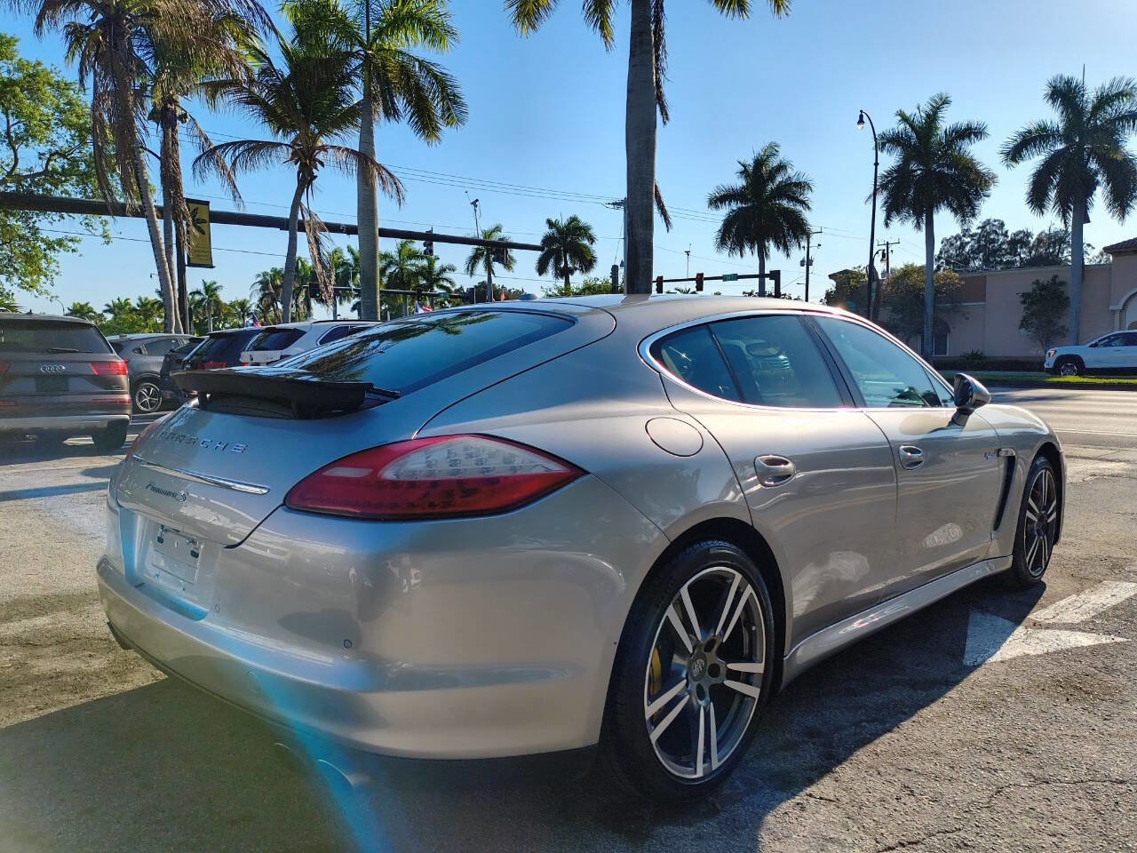 Used 2013 Porsche Panamera S w/ Comfort Pkg image 10
