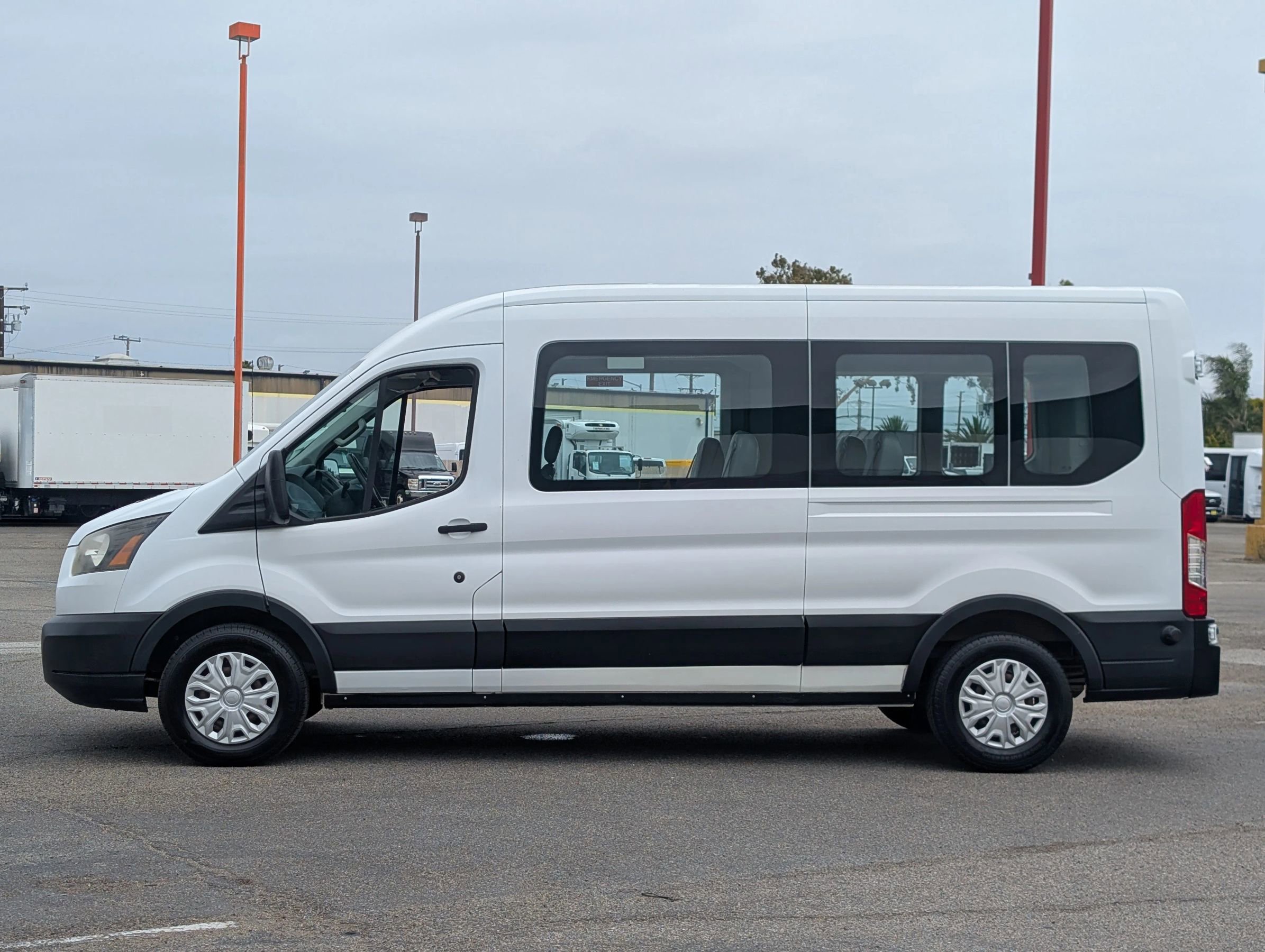 Used 2017 Ford Transit 350 XL RWD image 4