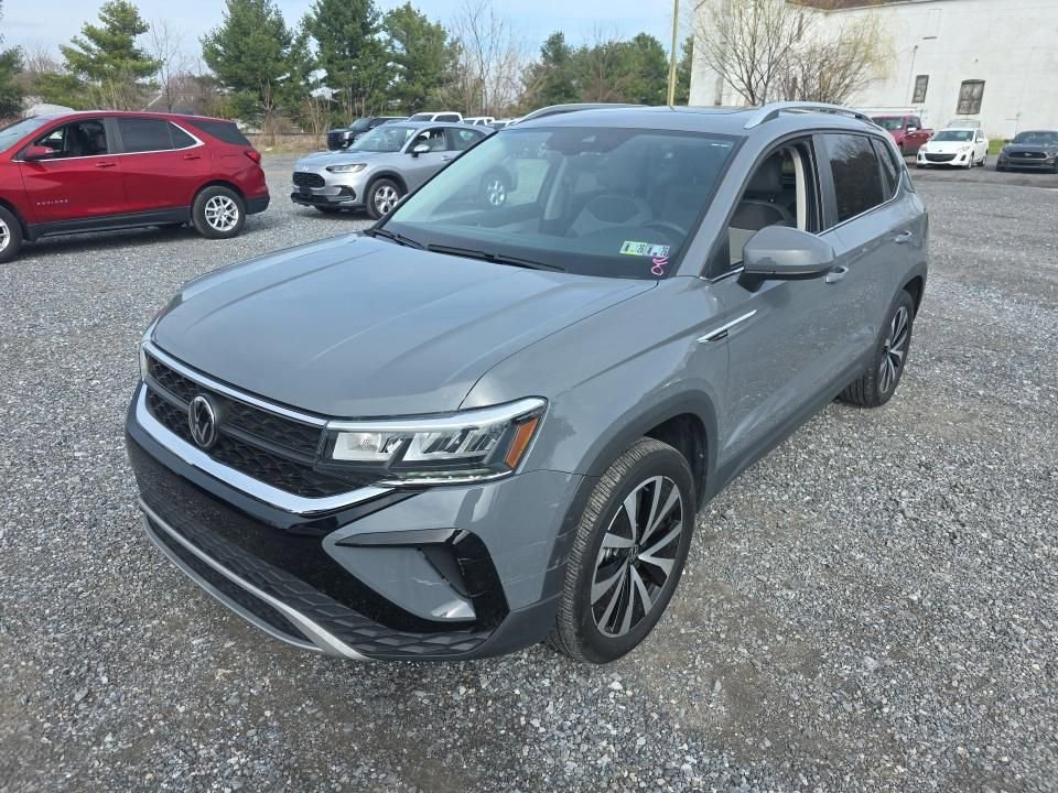 Used 2023 Volkswagen Taos SE w/ Panoramic Sunroof Package image 1