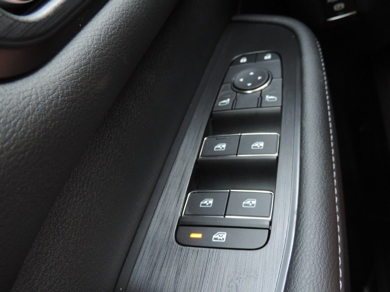 New 2026 Nissan Armada SV image 22