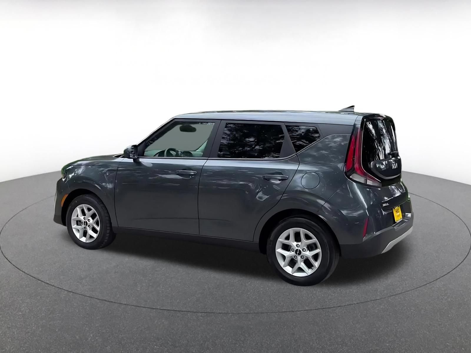Used 2025 Kia Soul LX w/ LX Technology Package FWD image 9