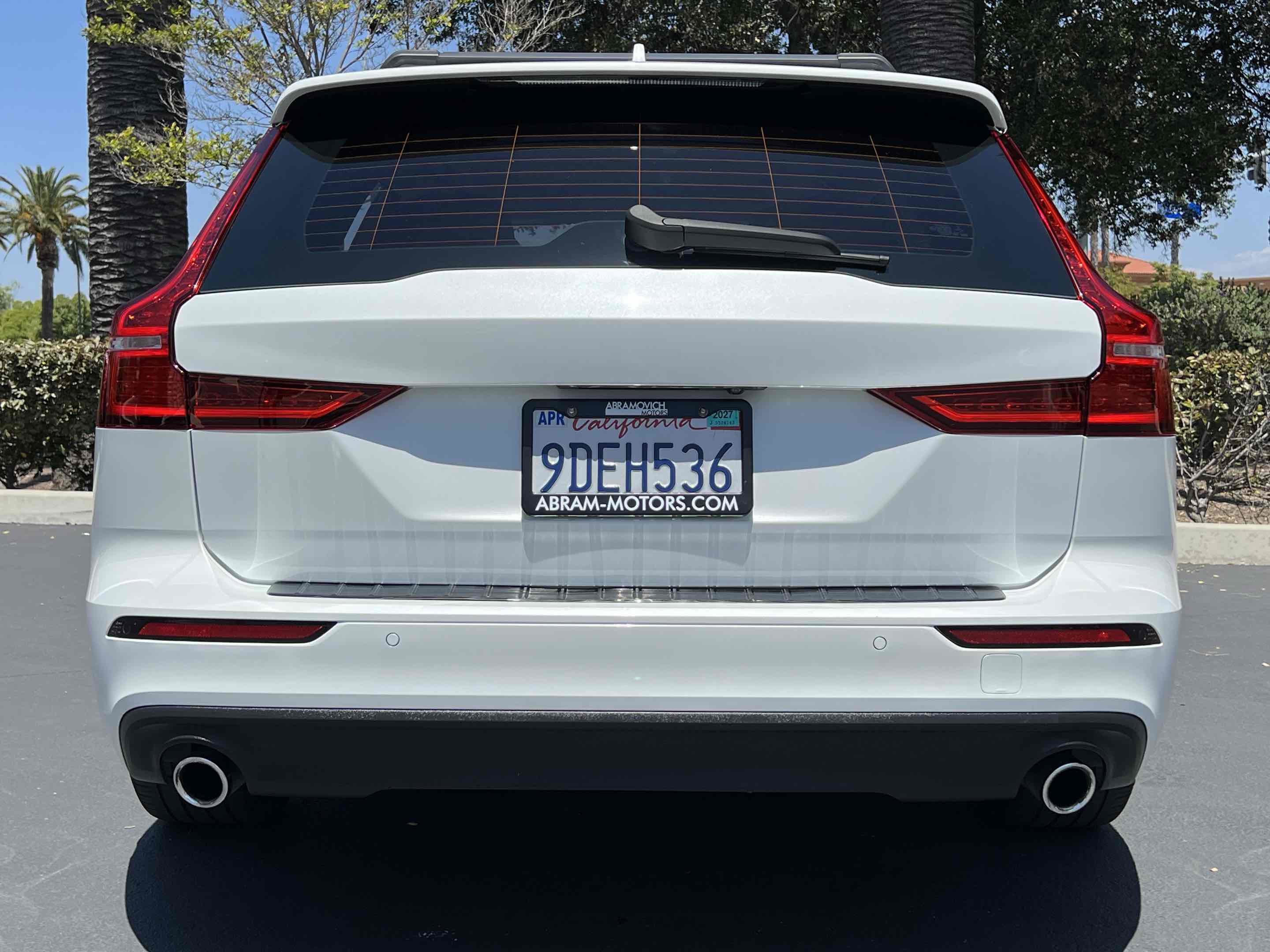 Used 2020 Volvo V60 T5 Momentum w/ Protection Package FWD image 15