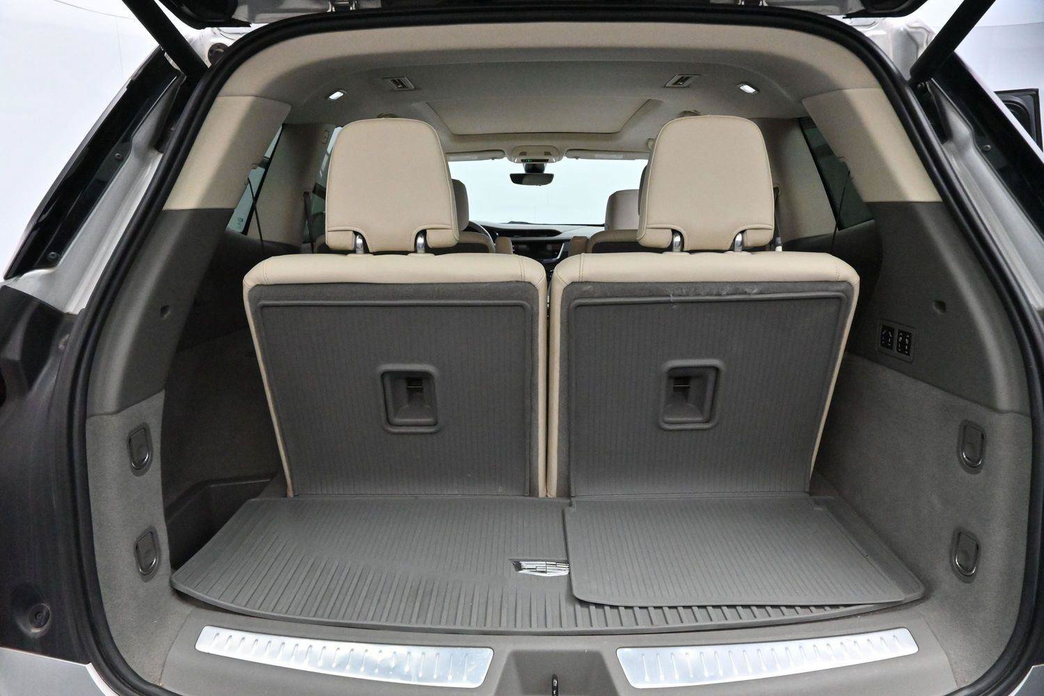Used 2020 Cadillac XT6 Premium Luxury AWD/4WD image 9