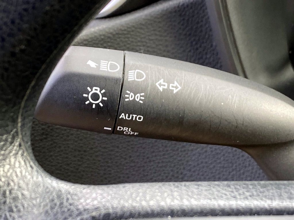 Used 2025 Toyota Corolla LE w/ LE Premium Package FWD image 17