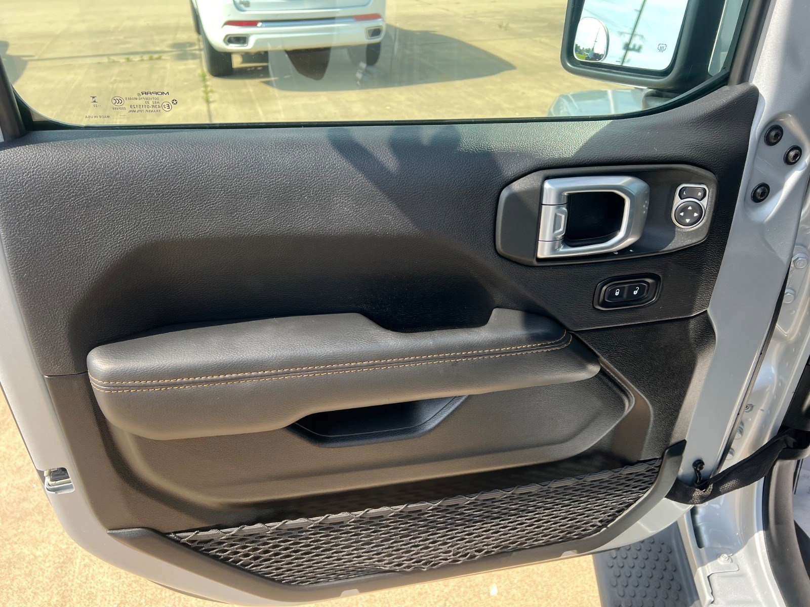 Used 2023 Jeep Wrangler Altitude image 19