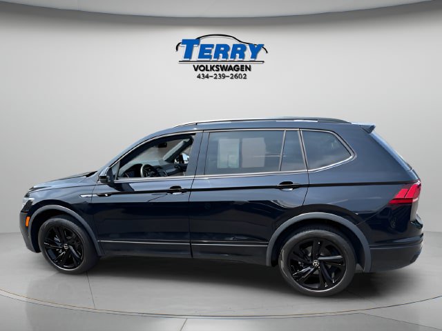 Certified 2024 Volkswagen Tiguan SE R-Line AWD/4WD image 2