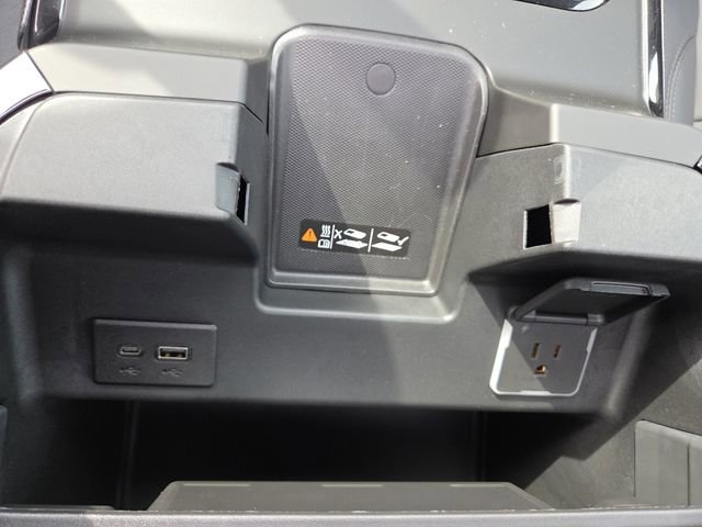 New 2025 Chevrolet Silverado 2500 ZR2 w/ Technology Package image 15