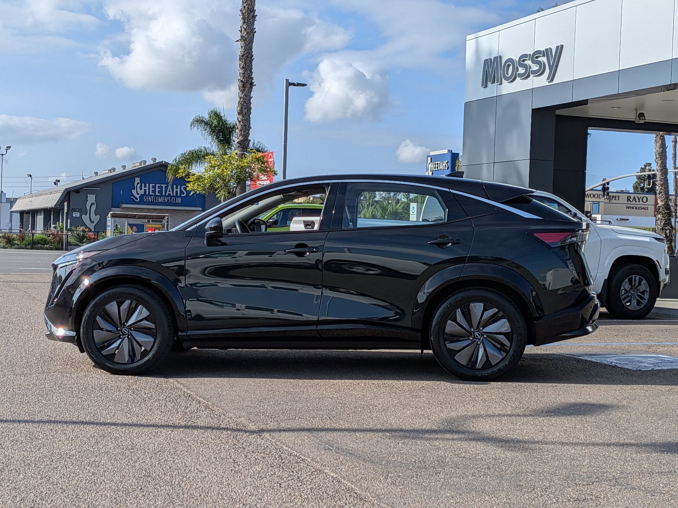 Used 2024 Nissan Ariya FWD image 4