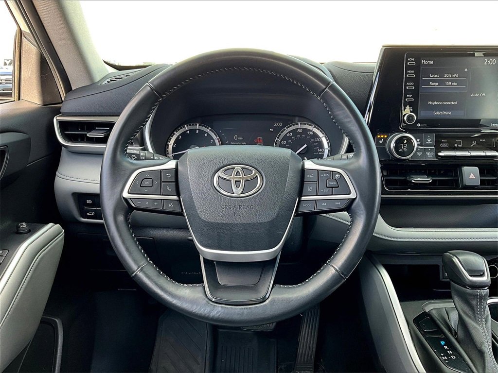 Used 2022 Toyota Highlander XLE image 17