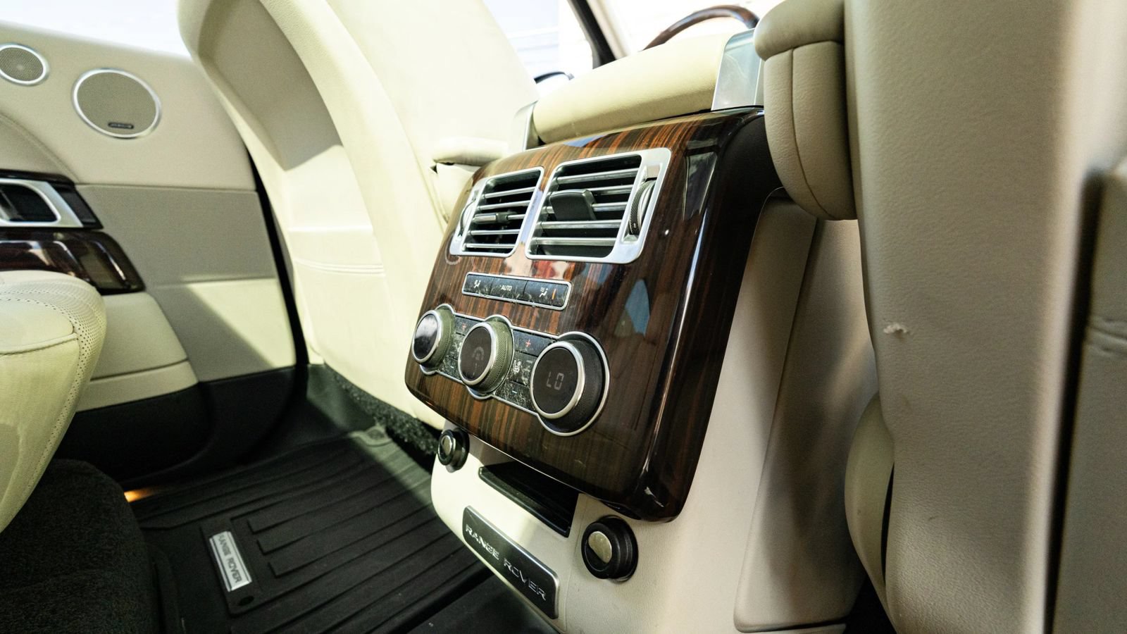 Used 2014 Land Rover Range Rover Supercharged AWD/4WD image 21