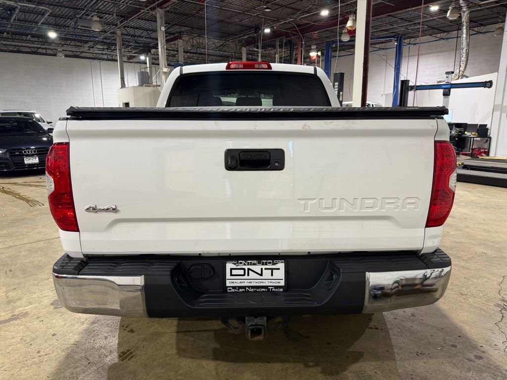 Used 2015 Toyota Tundra SR5 w/ SR5 Upgrade Package AWD/4WD image 5