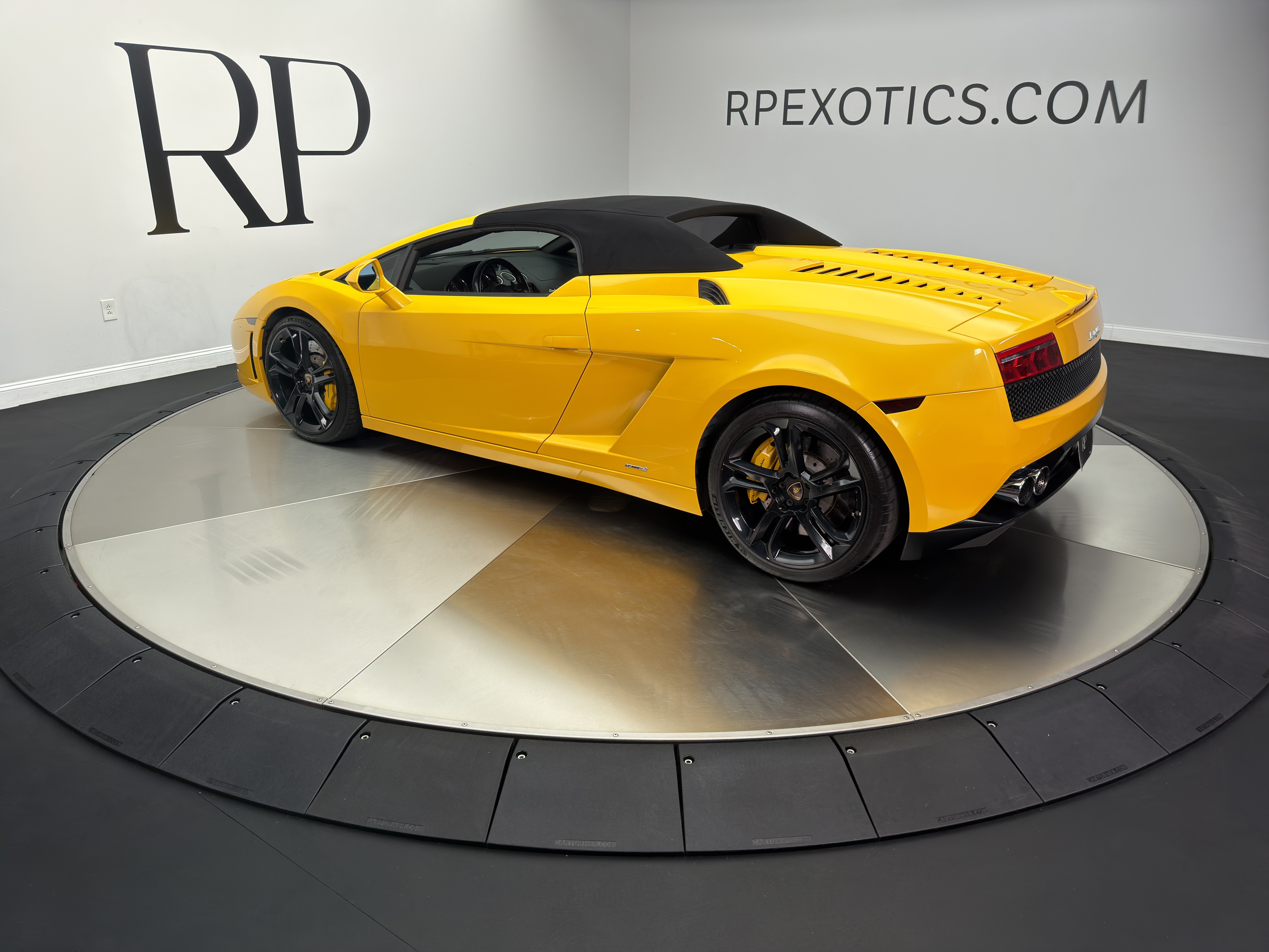 Used 2011 Lamborghini Gallardo LP 560-4 AWD/4WD image 12