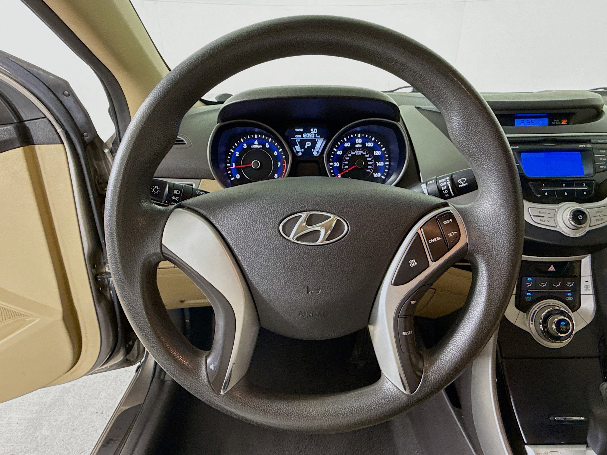 Used 2011 Hyundai Elantra GLS FWD image 11