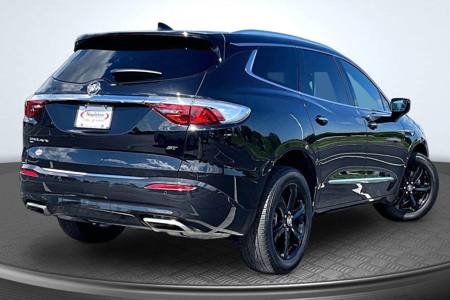 Used 2024 Buick Enclave Premium w/ Experience Buick Package AWD/4WD image 2