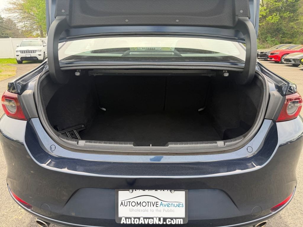 Used 2020 MAZDA MAZDA3 Sedan image 5