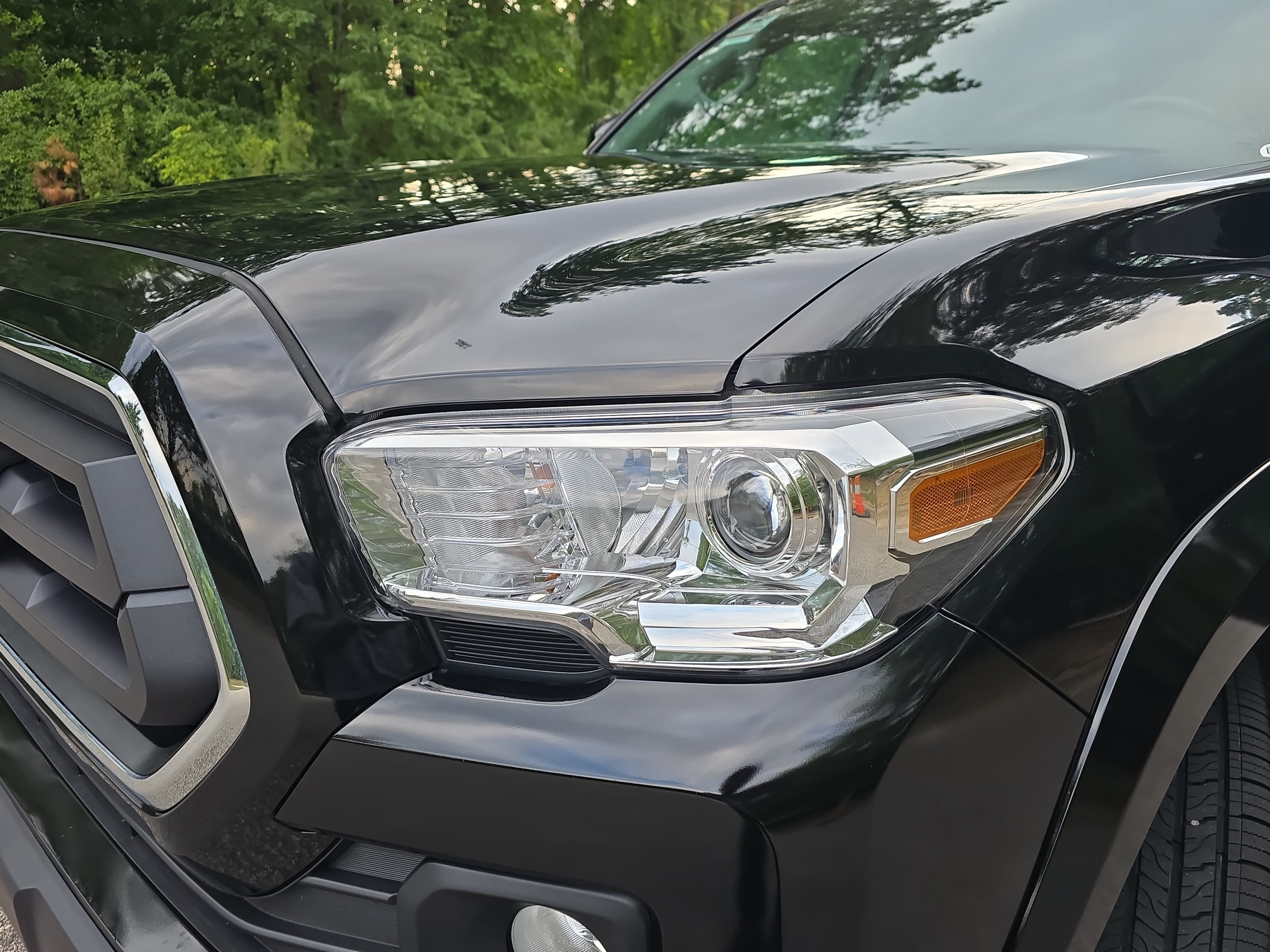Used 2023 Toyota Tacoma SR5 w/ Technology Package AWD/4WD image 30