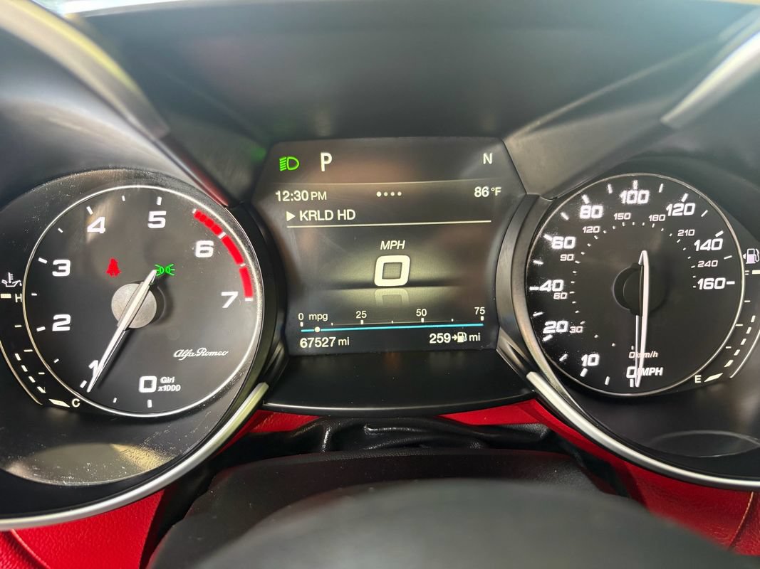 Used 2018 Alfa Romeo Giulia AWD image 15