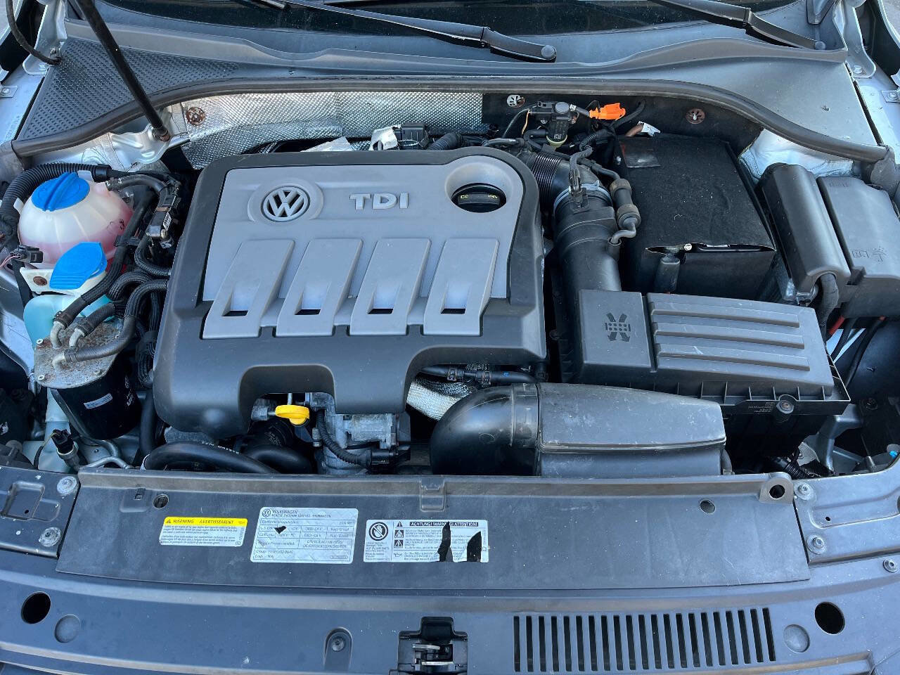 Used 2014 Volkswagen Passat TDI SE image 8