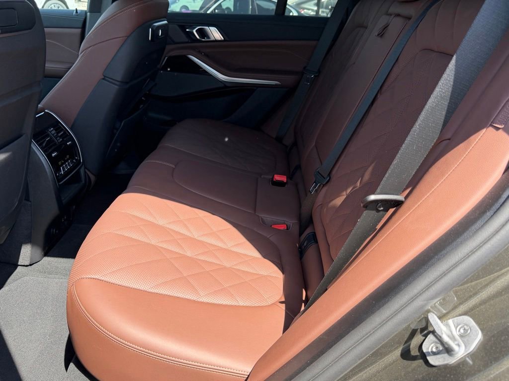 Used 2026 BMW X5 xDrive40i w/ M Sport Package AWD/4WD image 9