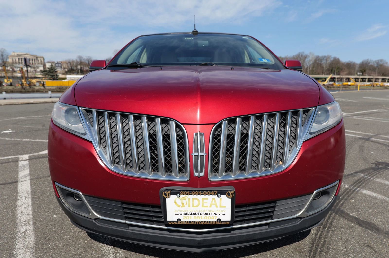 Used 2013 Lincoln MKX AWD image 2