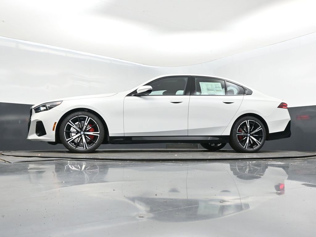 New 2026 BMW 530i w/ M Sport Package image 32