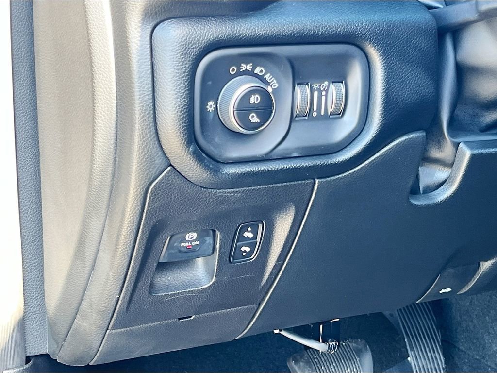 Used 2022 RAM 1500 Laramie w/ Sport Appearance Package image 10