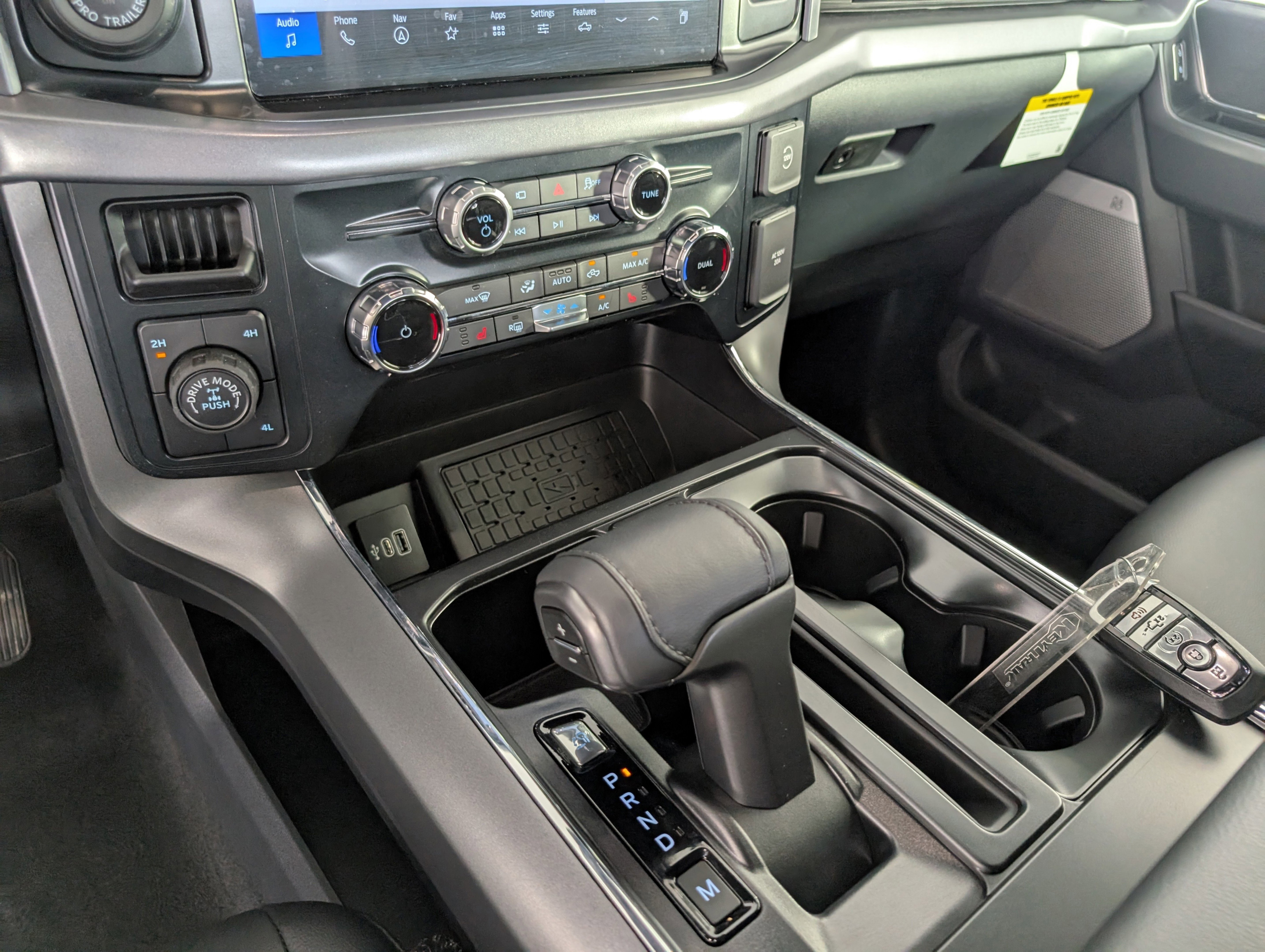 New 2025 Ford F150 XLT w/ Equipment Group 303A High image 18