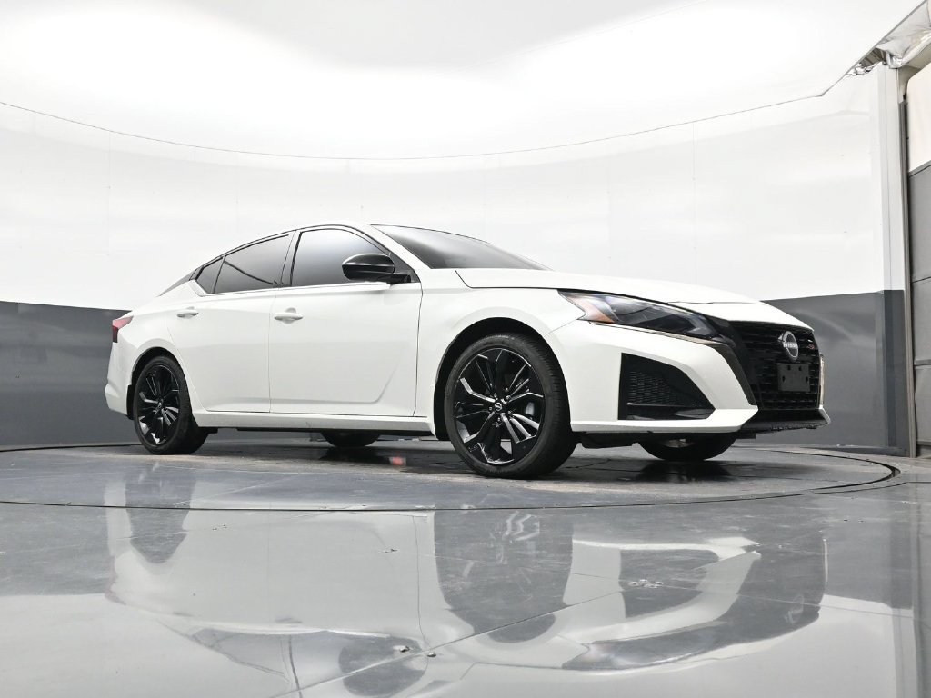 Used 2025 Nissan Altima 2.5 SR w/ SR Premium Package FWD image 20