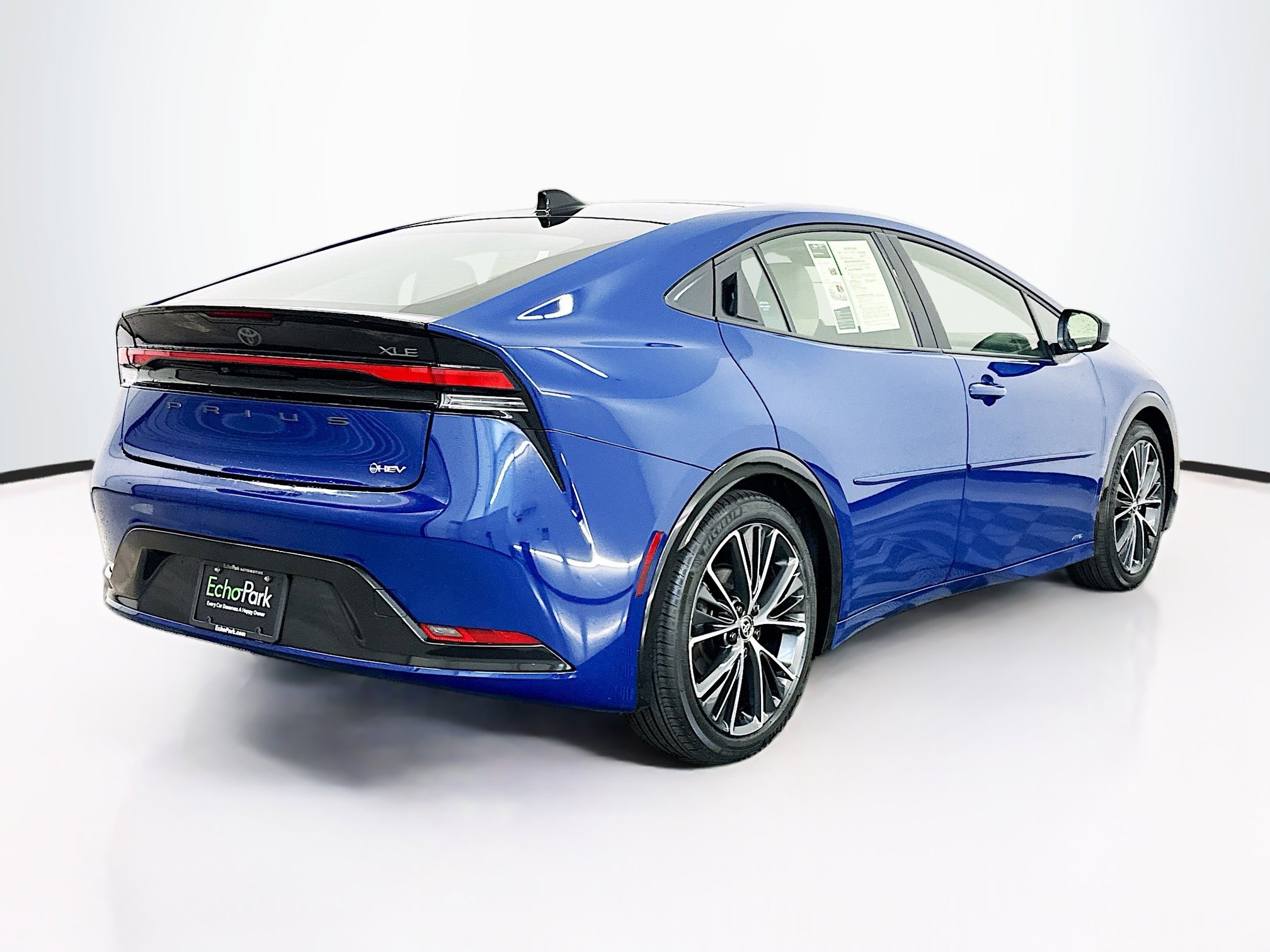 Used 2023 Toyota Prius XLE image 9