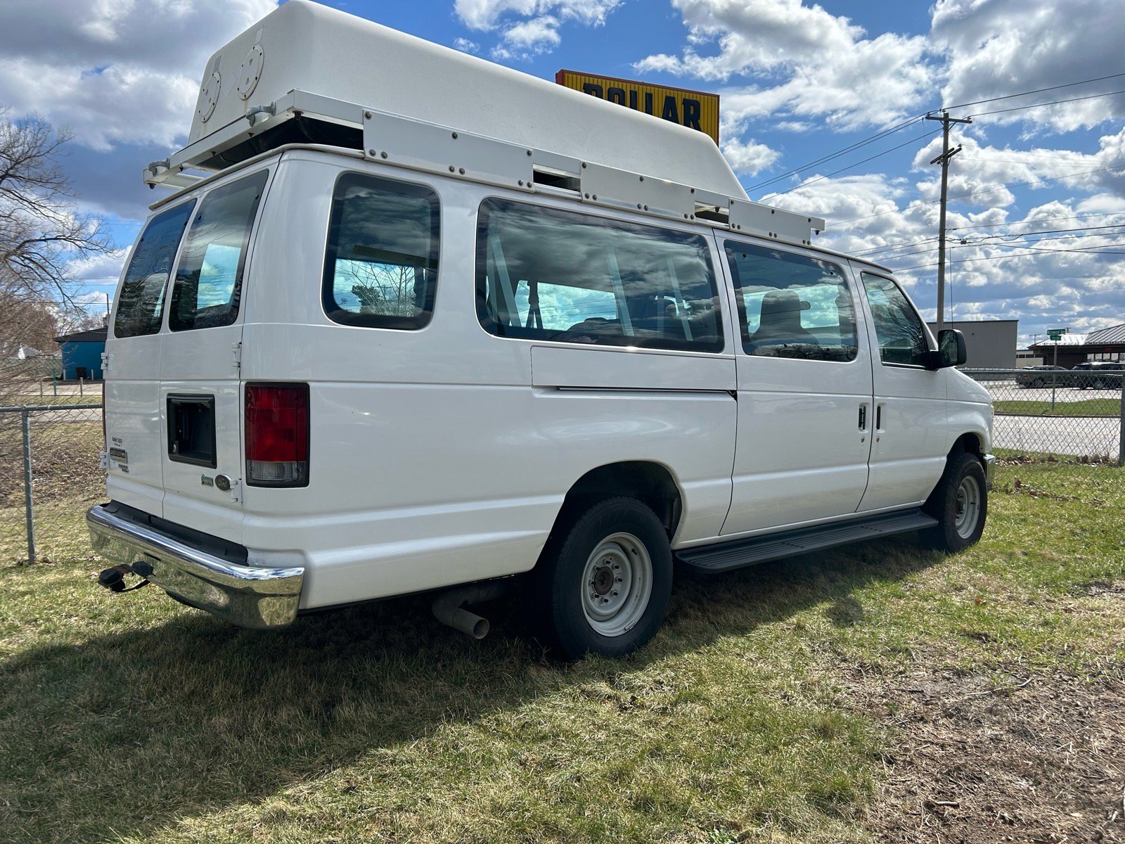 Used 2011 Ford E-350 and Econoline 350 XLT RWD image 5