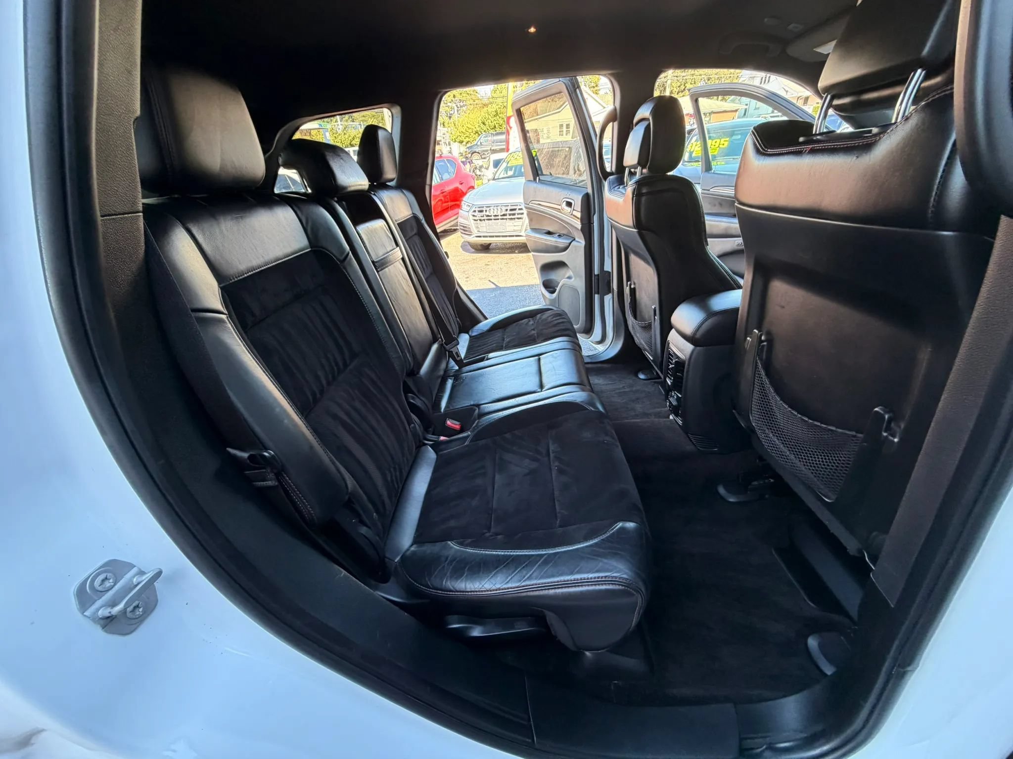 Used 2018 Jeep Grand Cherokee Trailhawk AWD/4WD image 12