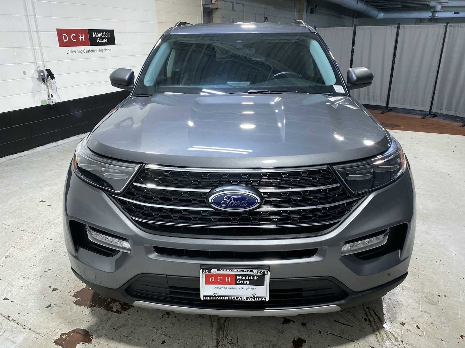 Used 2022 Ford Explorer XLT w/ Equipment Group 202A image 6