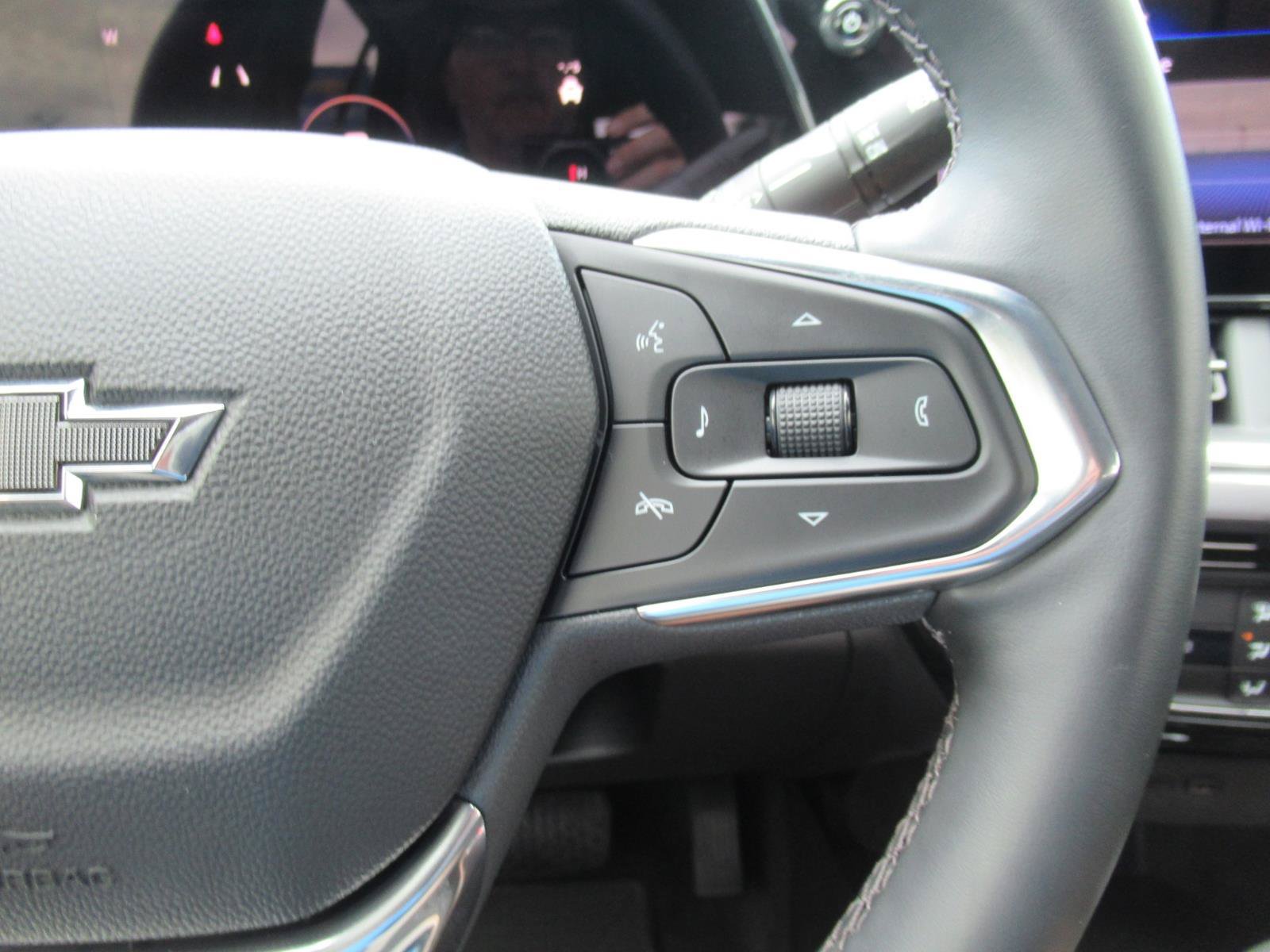 Used 2025 Chevrolet Trax ACTIV w/ Driver Confidence Package FWD image 25