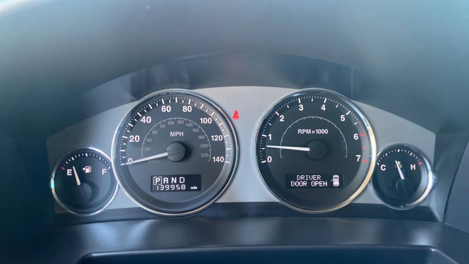 Used 2010 Jeep Commander Limited AWD/4WD image 10