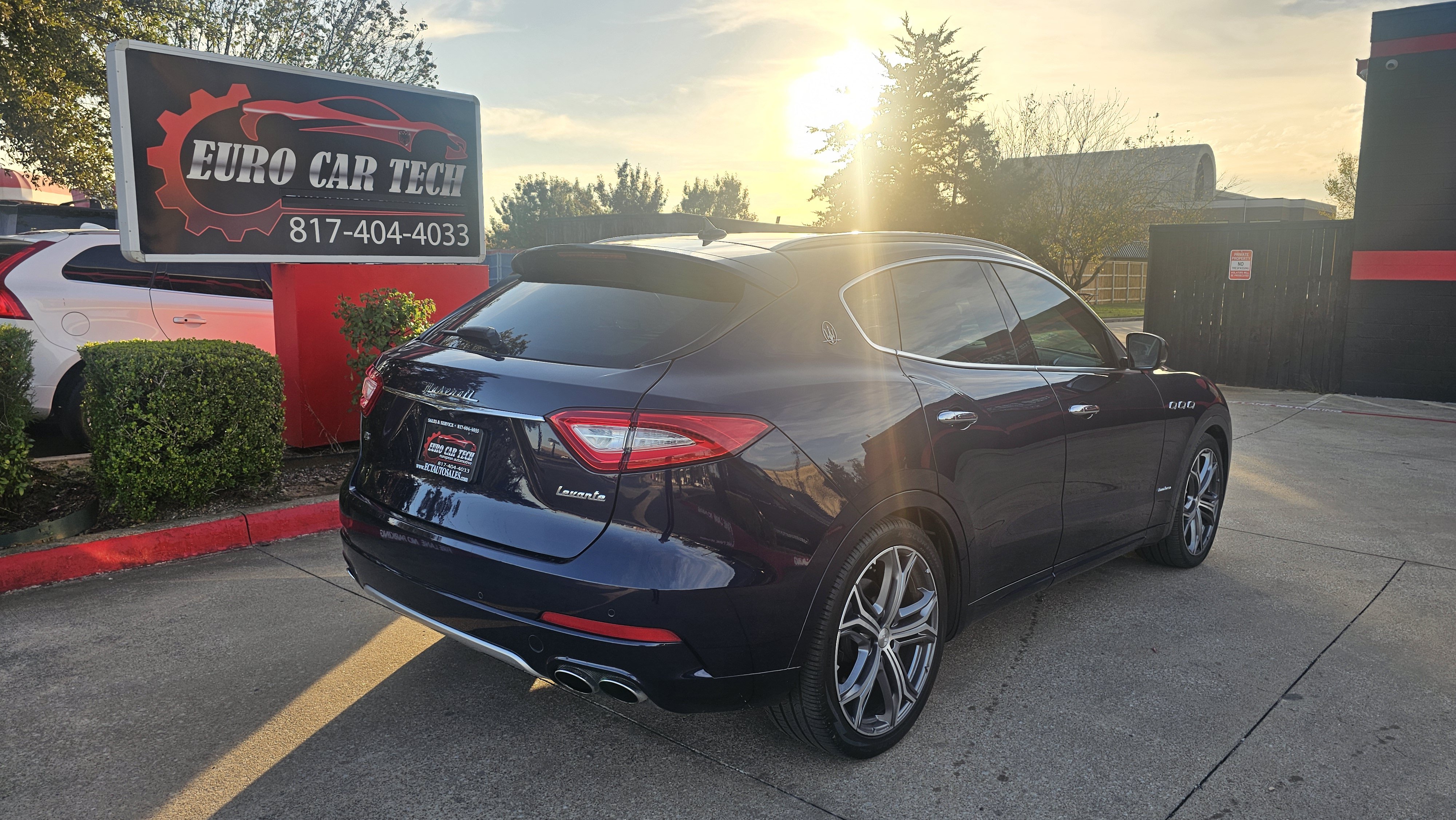 Used 2019 Maserati Levante GranLusso AWD/4WD image 8