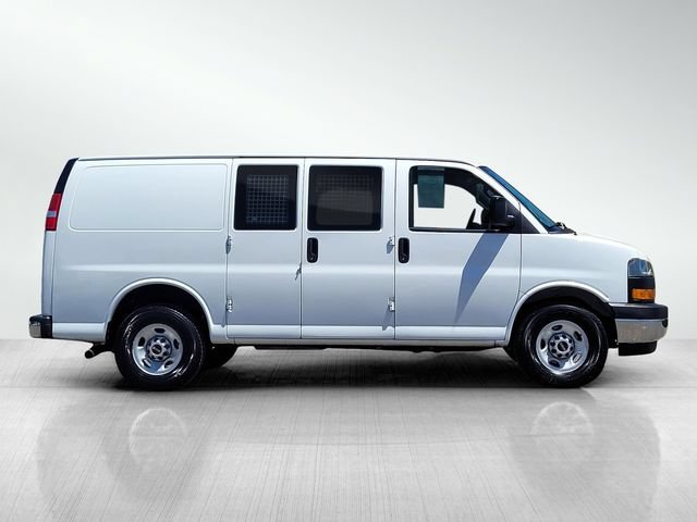 Used 2020 GMC Savana 2500 w/ Driver Convenience Package RWD image 3
