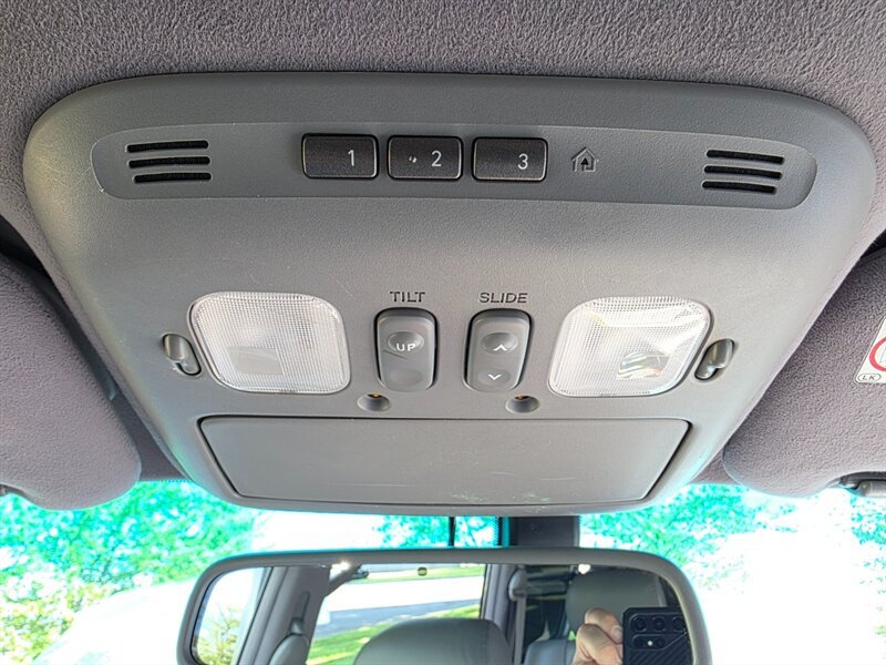 Used 2004 Lexus LX 470 4WD image 53