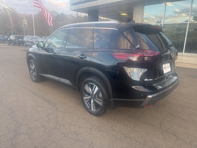 Used 2024 Nissan Rogue SL image 4